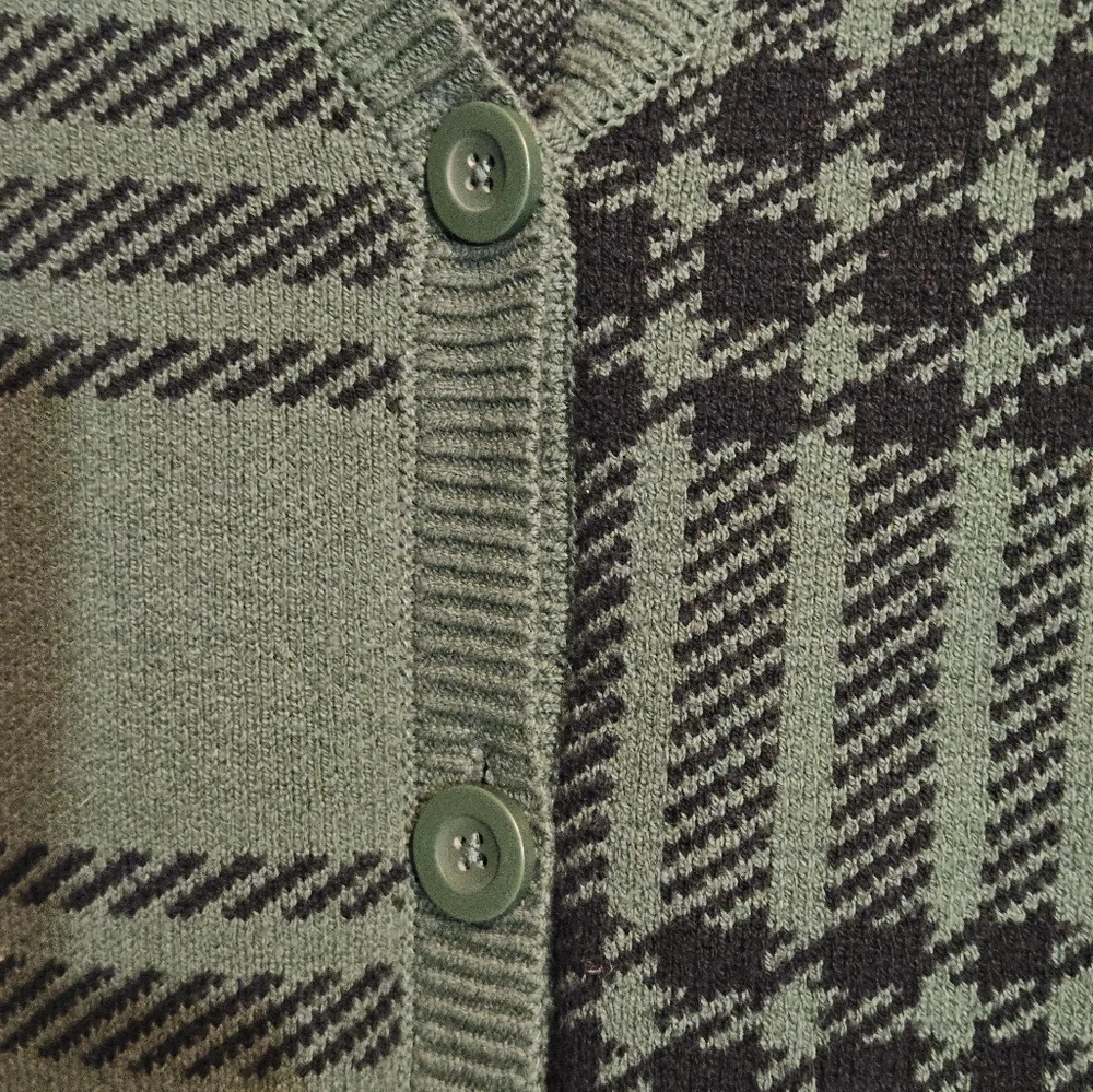 Hollister Button Crop Sweater Size Large - Picture 3 of 5